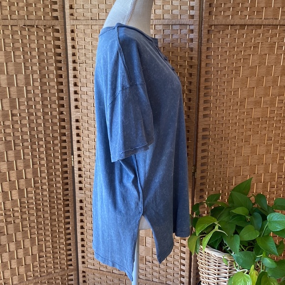 ✌️ NEW‼️ WE THE FREE ✌️FOR FREE PEOPLE ALL TIED UP TEE‼️ - Picture 6 of 9